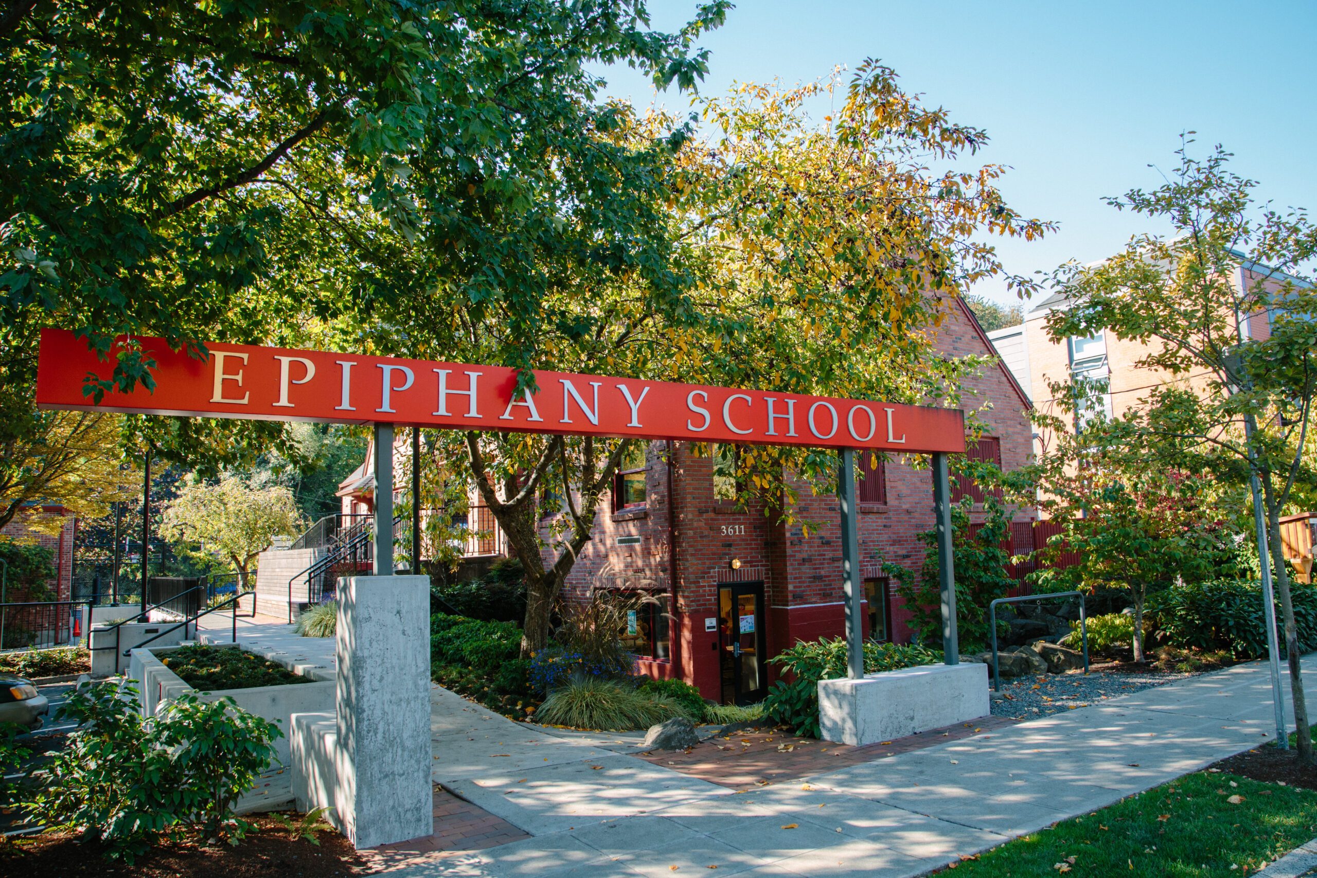 ES_EntranceSign – Tracy Bennett Director of Enrollment Management & Admissions Search for Epiphany School